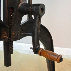 Best reviews of 😍 CAROLINA CLASSICS Adjustable Height Crank Table, Chestnut/Black 🎁 -Living Room Furniture Shop e3014bd60977cf5f 3791 w800 h800 b0 p0